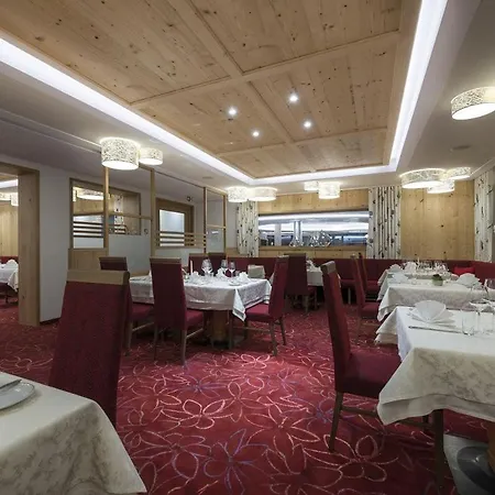 Hotel Schiff In Den Bergen 4*