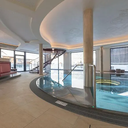 Schiff In Den Bergen Szálloda 4*