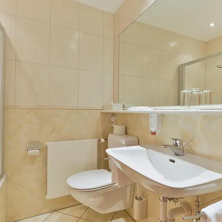 Schiff In Den Bergen Hotel Au (Bregenz)