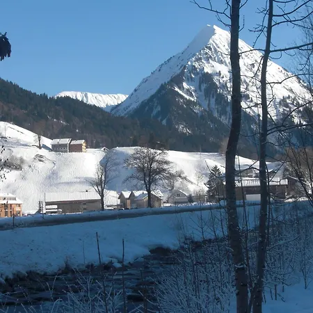 Schiff In Den Bergen Hotel