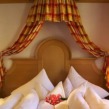 Hotel Schiff In Den Bergen 4*