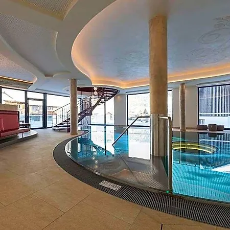 Schiff In Den Bergen 4*