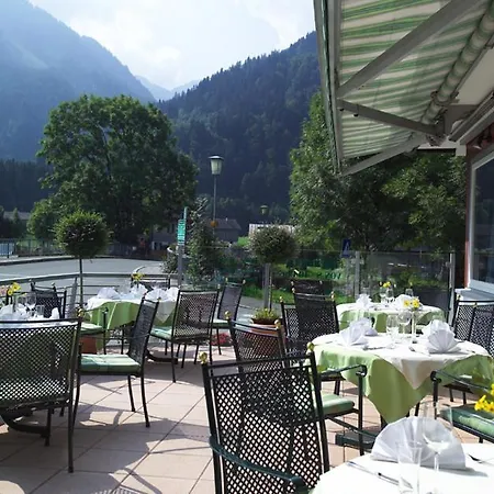 Hotel Schiff In Den Bergen